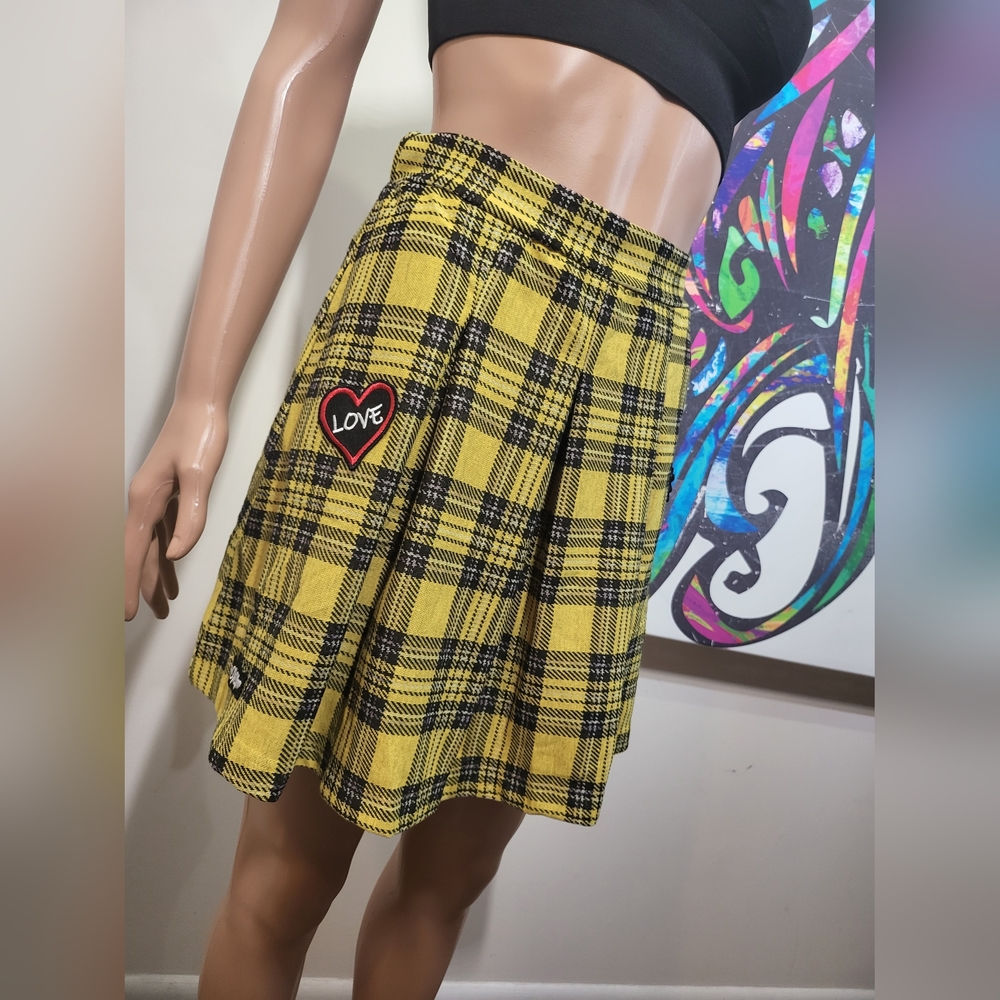 Girls Yellow/Black Plaid High Waist Skirt Size 14/16 w/OMG/Love/XOXO patche